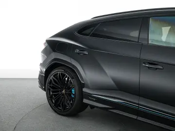 LAMBORGHINI Urus SE MY25   PPF Matt   Akrapovic