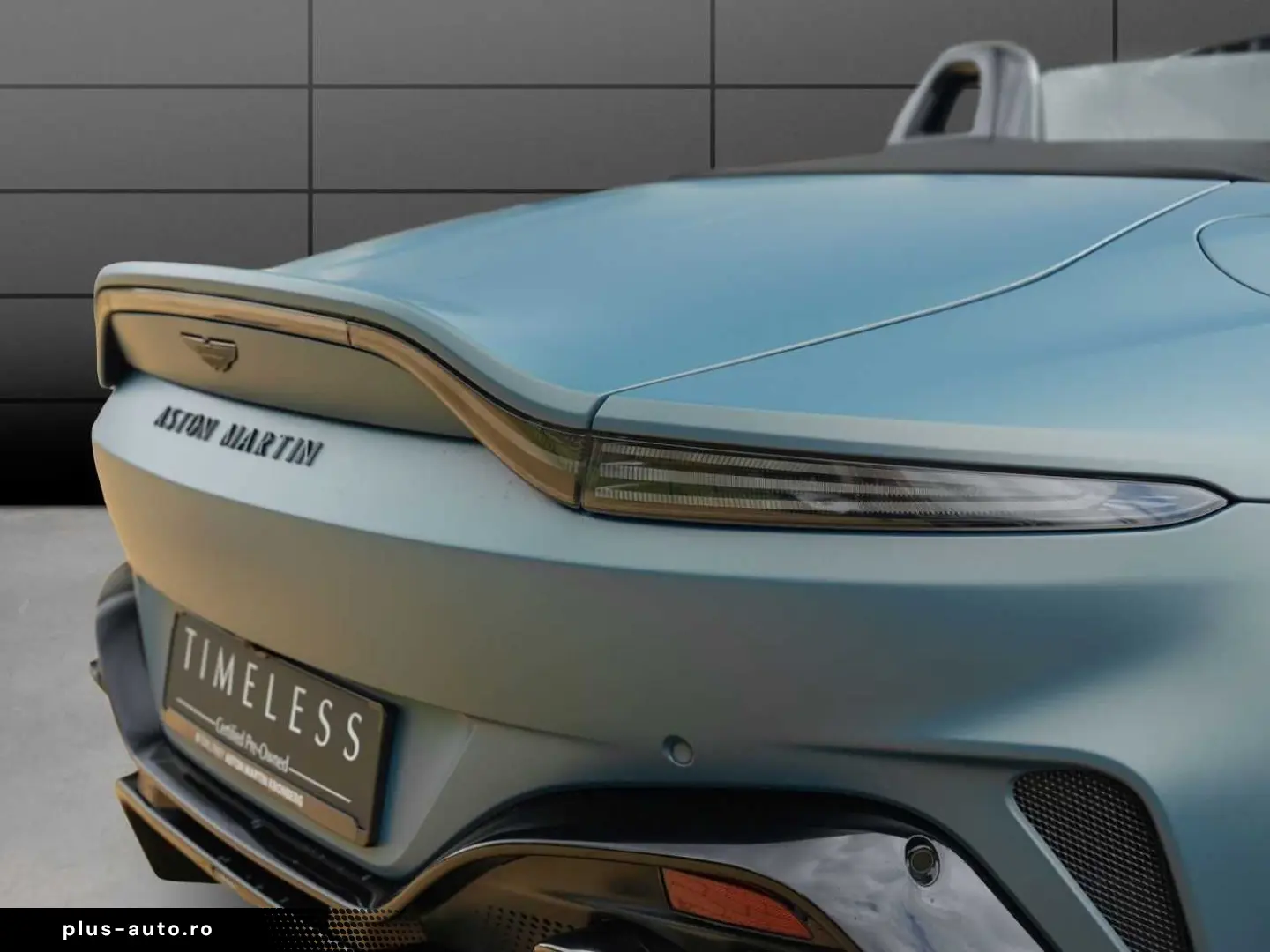 ASTON MARTIN V8 Vantage 2025 — imagine 8