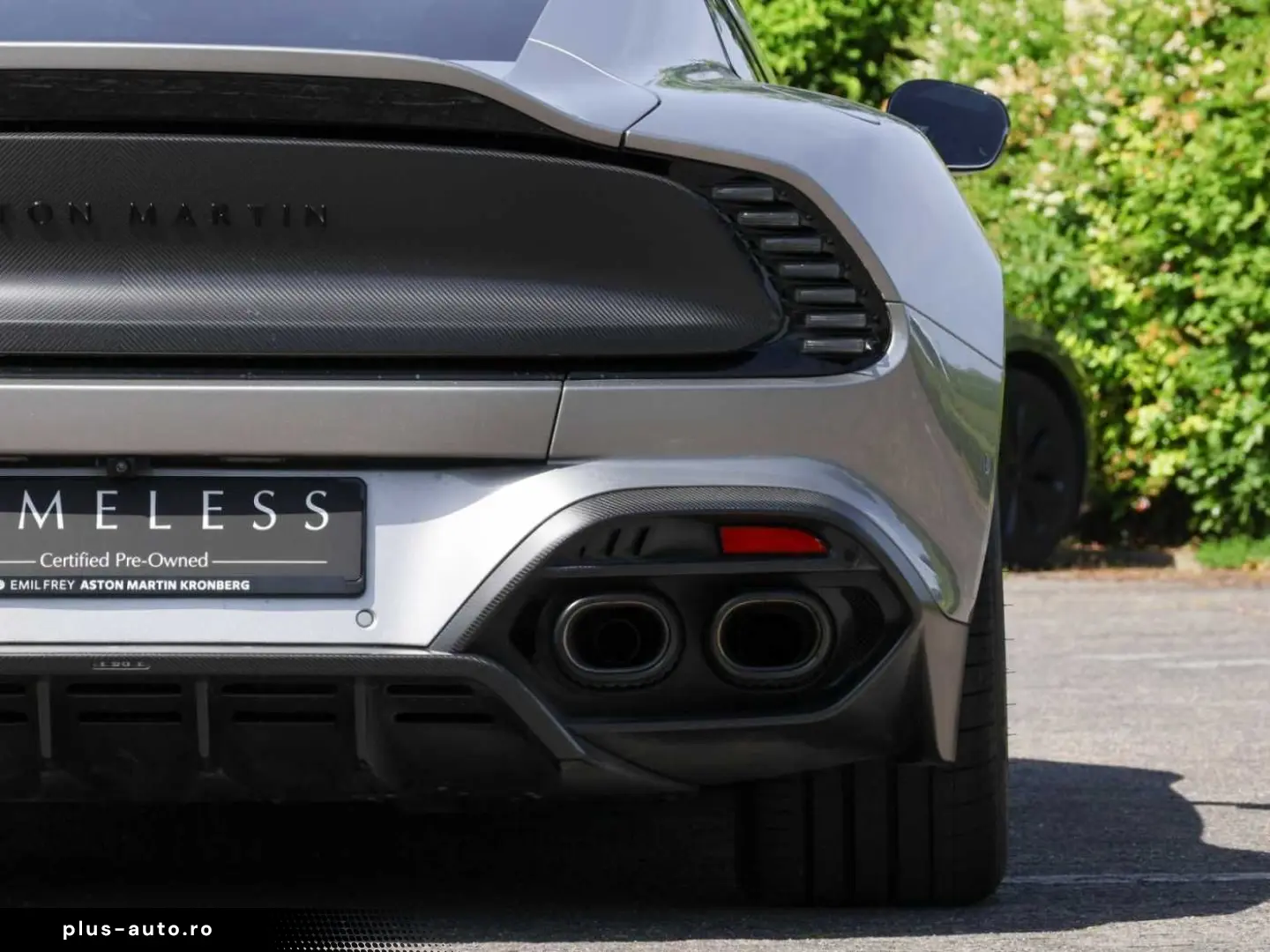 ASTON MARTIN Vanquish Coupe
