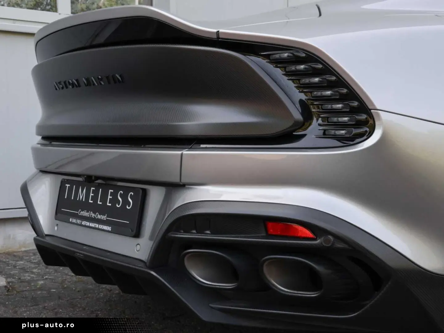 ASTON MARTIN Vanquish Coupe