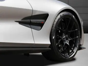 ASTON MARTIN Vanquish Coupe