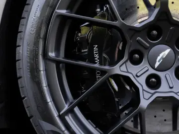 ASTON MARTIN Vanquish Coupe