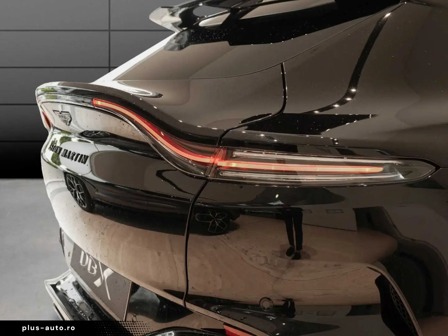 ASTON MARTIN DBX707 MJ 25