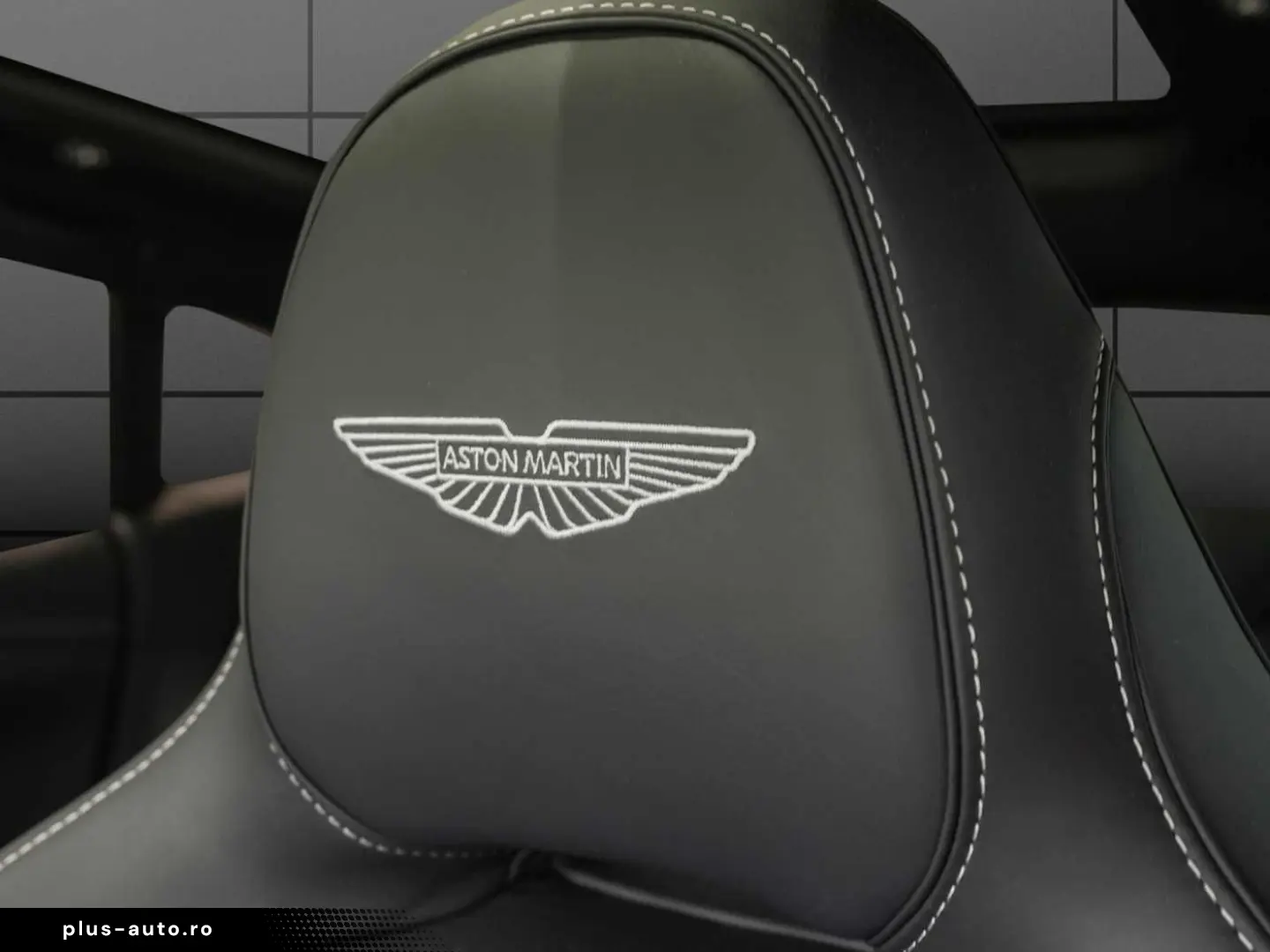 ASTON MARTIN DBX707 MJ 25