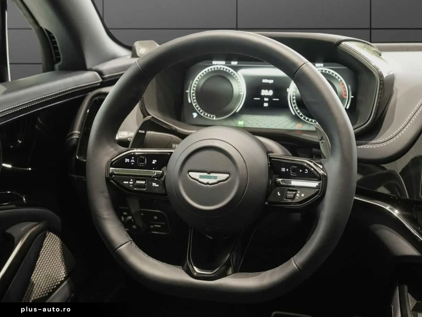 ASTON MARTIN DBX707 MJ 25
