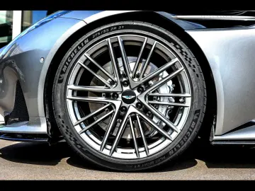ASTON MARTIN DB12 COUPE 4.0 V8 ALUMINITE SILVER 21&a…