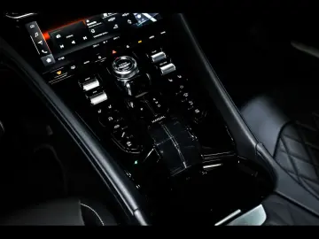 ASTON MARTIN DB12 COUPE 4.0 V8 ALUMINITE SILVER 21&a…