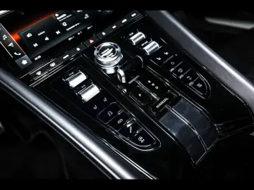 ASTON MARTIN DB12 COUPE 4.0 V8 ALUMINITE SILVER 21&a…