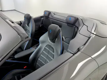 FERRARI Roma Spider  NOVITEC CARBON-LED JBL