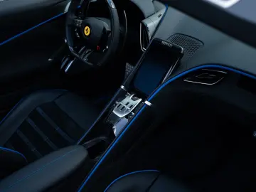 FERRARI Roma Spider  NOVITEC CARBON-LED JBL