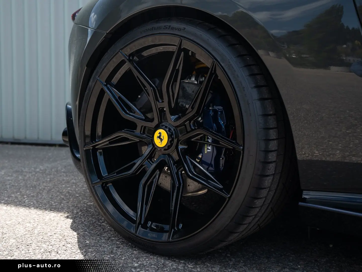 FERRARI Roma Spider  NOVITEC CARBON-LED JBL