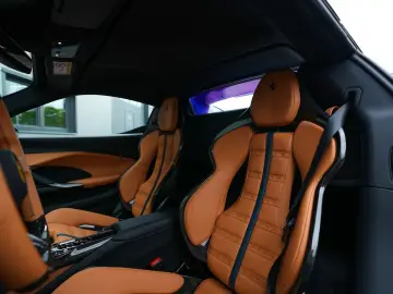 FERRARI 296 GTS NOVITEC LIFT RACINGSITZE CARBON