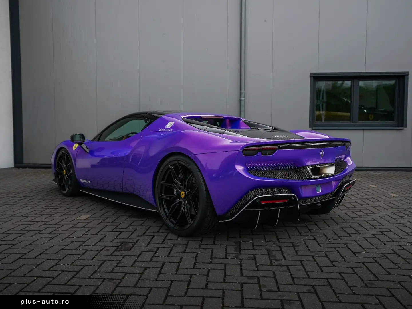 FERRARI 296 GTS NOVITEC LIFT RACINGSITZE CARBON