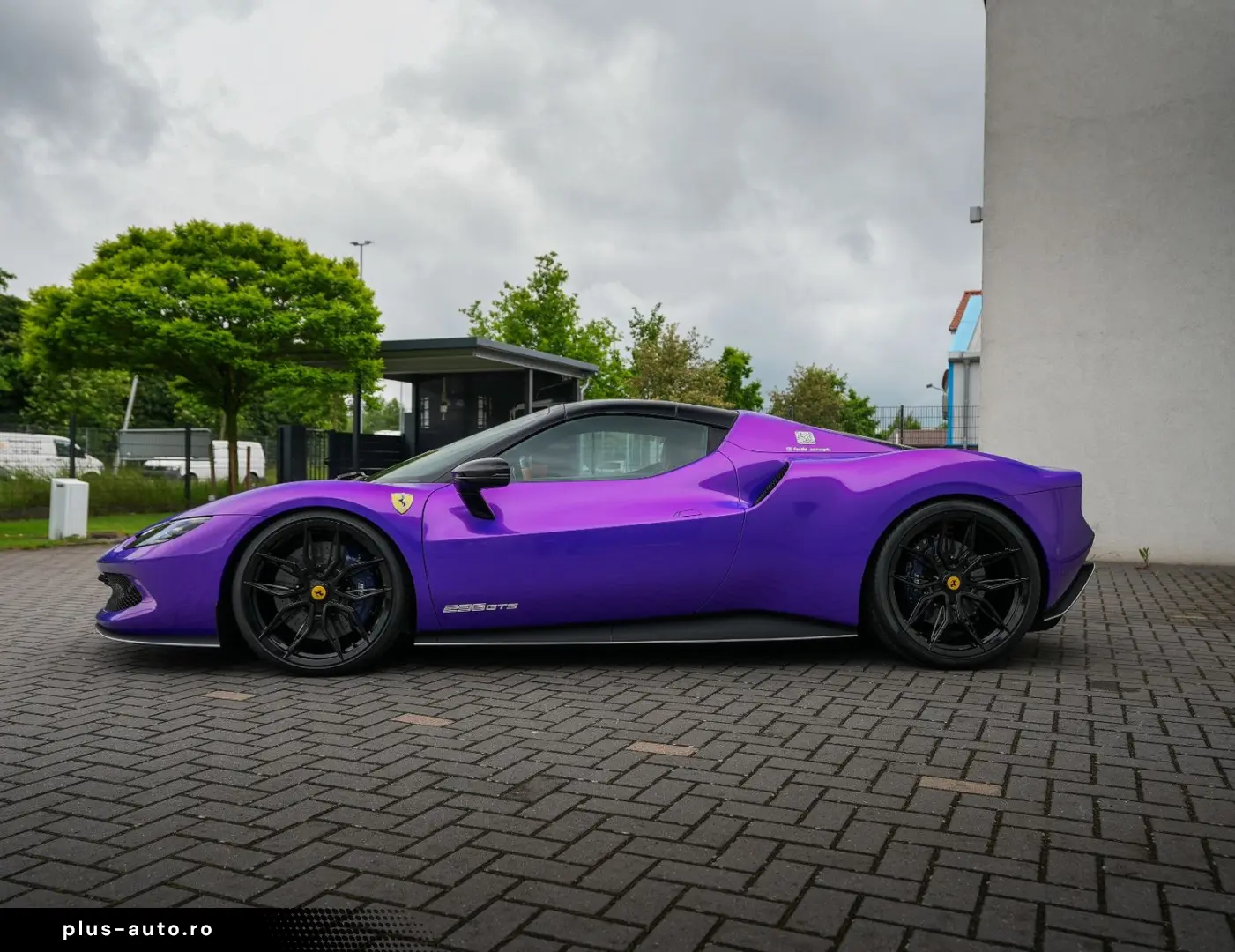 FERRARI 296 GTS NOVITEC LIFT RACINGSITZE CARBON
