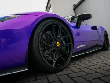 FERRARI 296 GTS NOVITEC LIFT RACINGSITZE CARBON