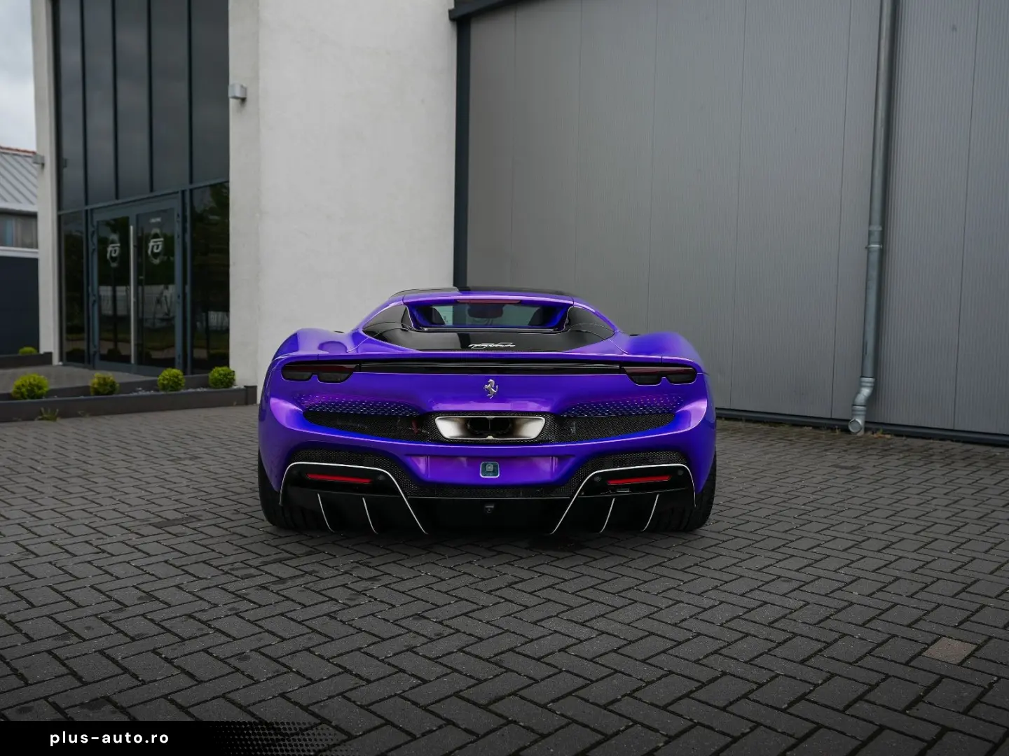 FERRARI 296 GTS NOVITEC LIFT RACINGSITZE CARBON