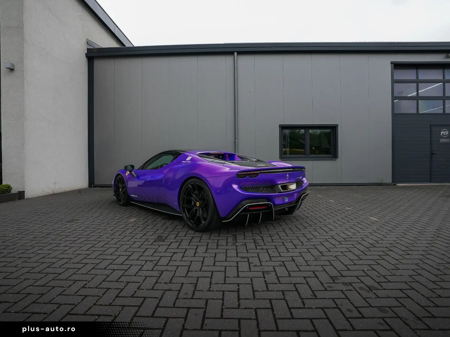 FERRARI 296 GTS NOVITEC LIFT RACINGSITZE CARBON