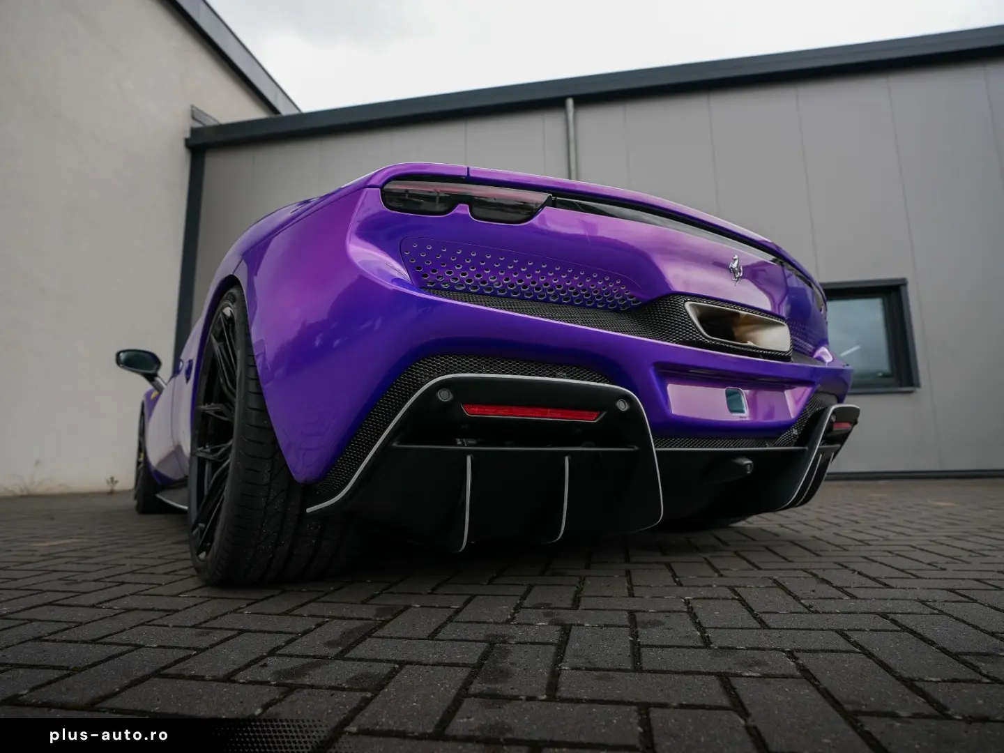 FERRARI 296 GTS NOVITEC LIFT RACINGSITZE CARBON