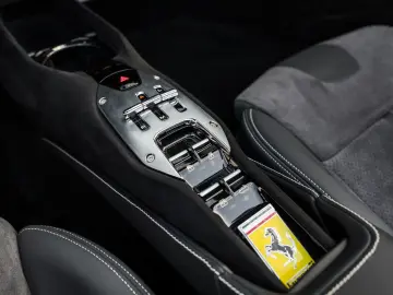 FERRARI SF90 Spider - Giallo Montecarlo - Carbon - VAT
