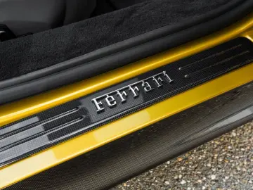 FERRARI SF90 Spider - Giallo Montecarlo - Carbon - VAT