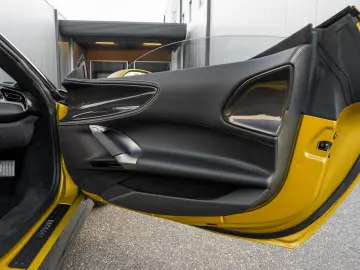 FERRARI SF90 Spider - Giallo Montecarlo - Carbon - VAT