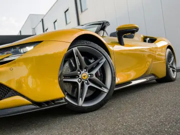 FERRARI SF90 Spider - Giallo Montecarlo - Carbon - VAT