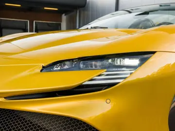 FERRARI SF90 Spider - Giallo Montecarlo - Carbon - VAT