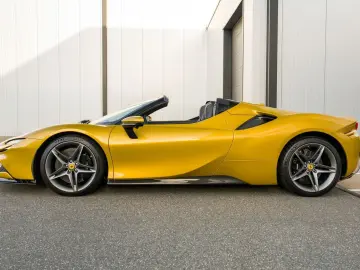 FERRARI SF90 Spider - Giallo Montecarlo - Carbon - VAT