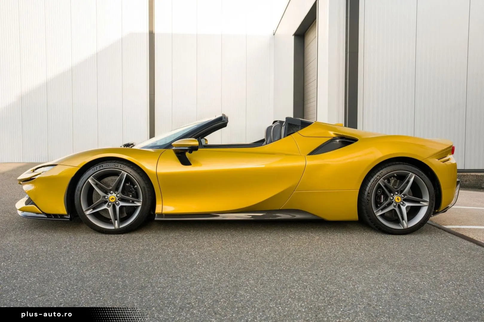 FERRARI SF90 Spider - Giallo Montecarlo - Carbon - VAT
