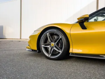 FERRARI SF90 Spider - Giallo Montecarlo - Carbon - VAT