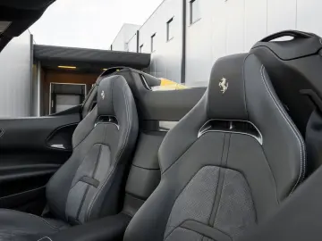 FERRARI SF90 Spider - Giallo Montecarlo - Carbon - VAT