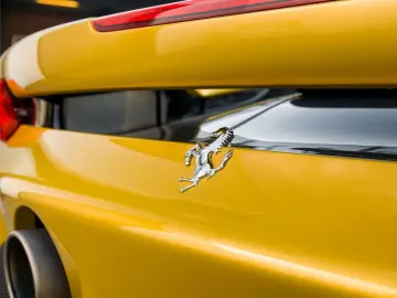 FERRARI SF90 Spider - Giallo Montecarlo - Carbon - VAT