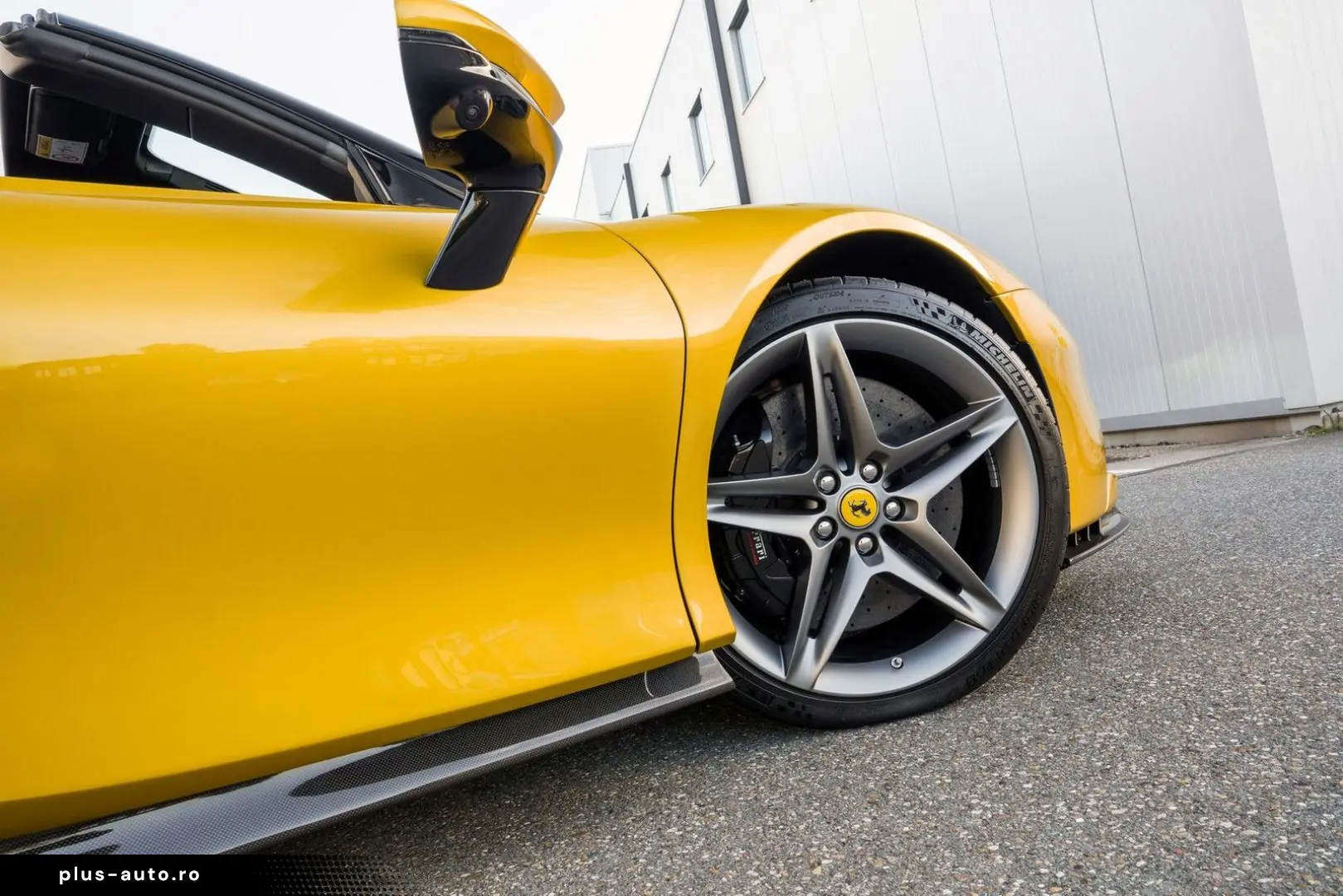FERRARI SF90 Spider - Giallo Montecarlo - Carbon - VAT