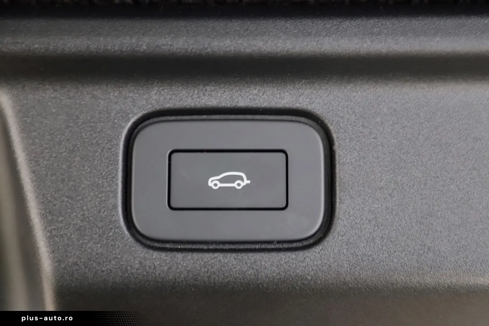 LAND ROVER Range Rover SV 23 ZOLL PANO AHK LP  270000 --