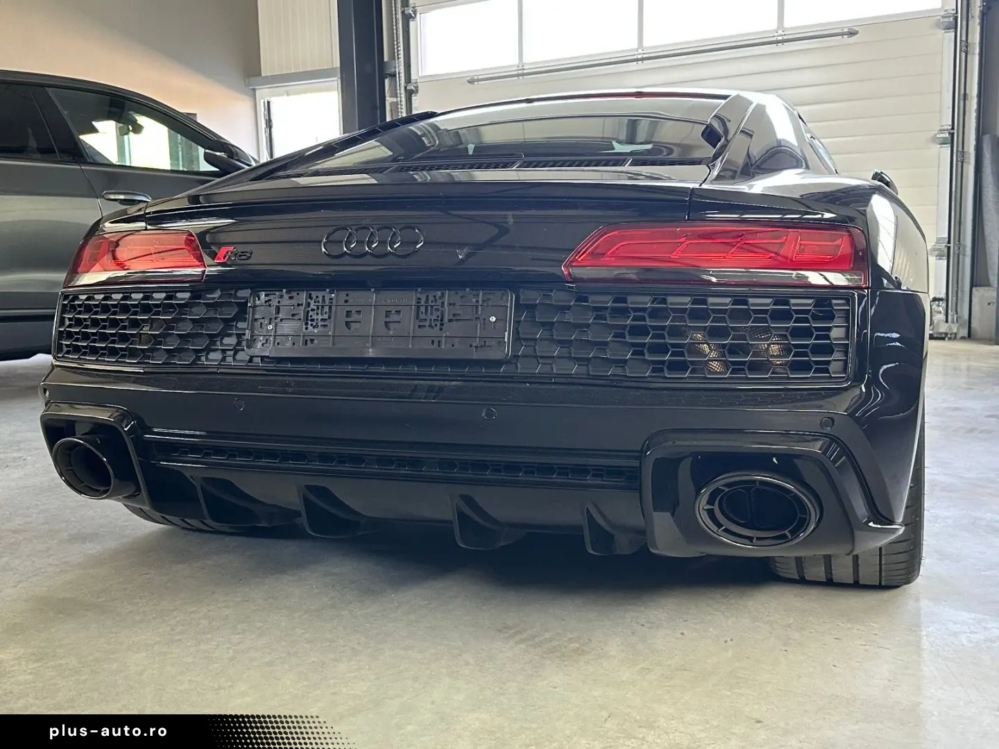 AUDI R8 Coupe 5.2 FSI RWD performance