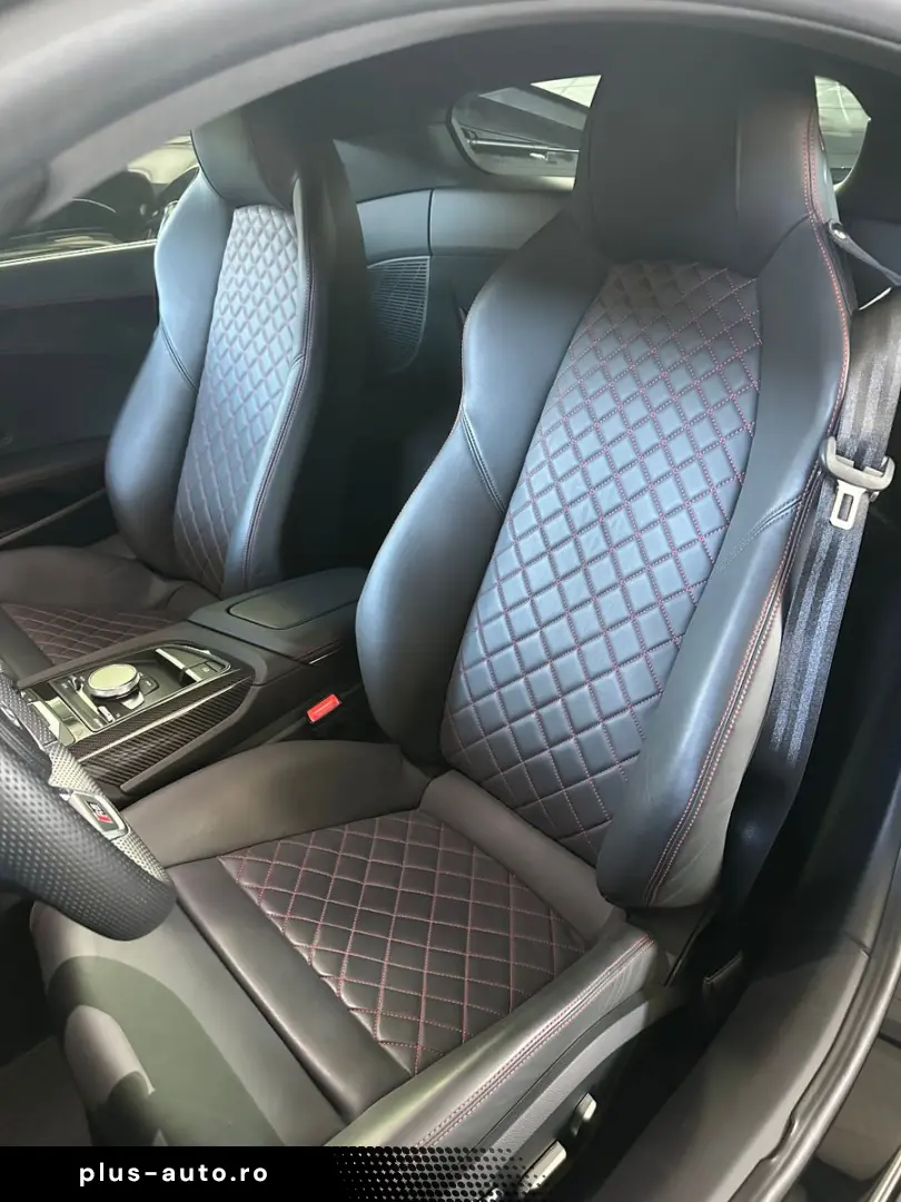 AUDI R8 Coupe 5.2 FSI RWD performance