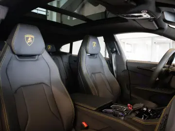 LAMBORGHINI Urus SE 800PK  FULL OPTION  23   PANO  3D BANG