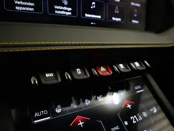 LAMBORGHINI Urus SE 800PK  FULL OPTION  23   PANO  3D BANG