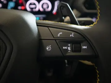 LAMBORGHINI Urus SE 800PK  FULL OPTION  23   PANO  3D BANG