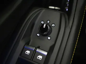 LAMBORGHINI Urus SE 800PK  FULL OPTION  23   PANO  3D BANG