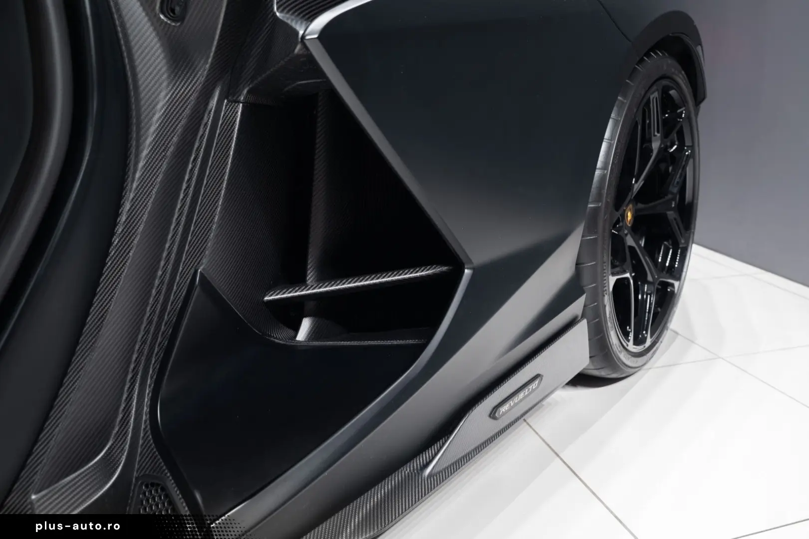LAMBORGHINI Revuelto Nero Nemesis Carbon Full Spec on Stock!