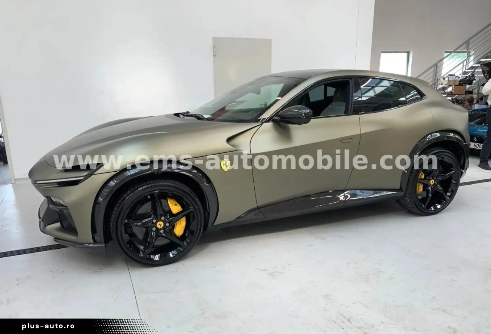 FERRARI Purosangue V12 DCT 4WD GREEN MATT