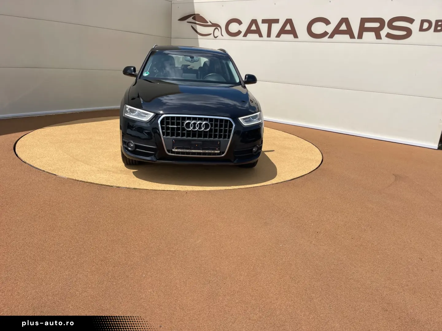 Audi Q3 2.0TDI  177CP  BI-Xenon  Navi  Piele  Keyless