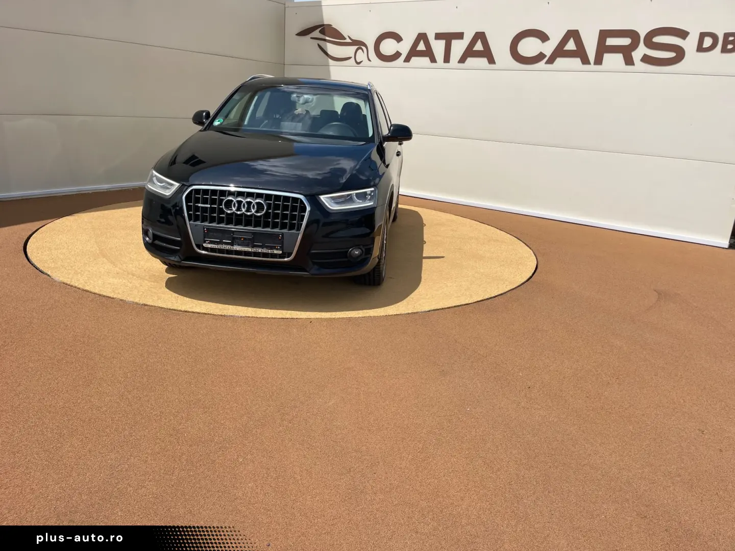 Audi Q3 2.0TDI  177CP  BI-Xenon  Navi  Piele  Keyless