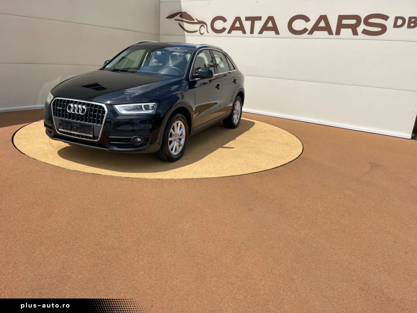Audi Q3 2.0TDI  177CP  BI-Xenon  Navi  Piele  Keyless