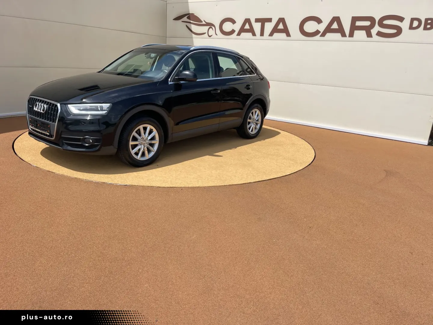Audi Q3 2.0TDI  177CP  BI-Xenon  Navi  Piele  Keyless