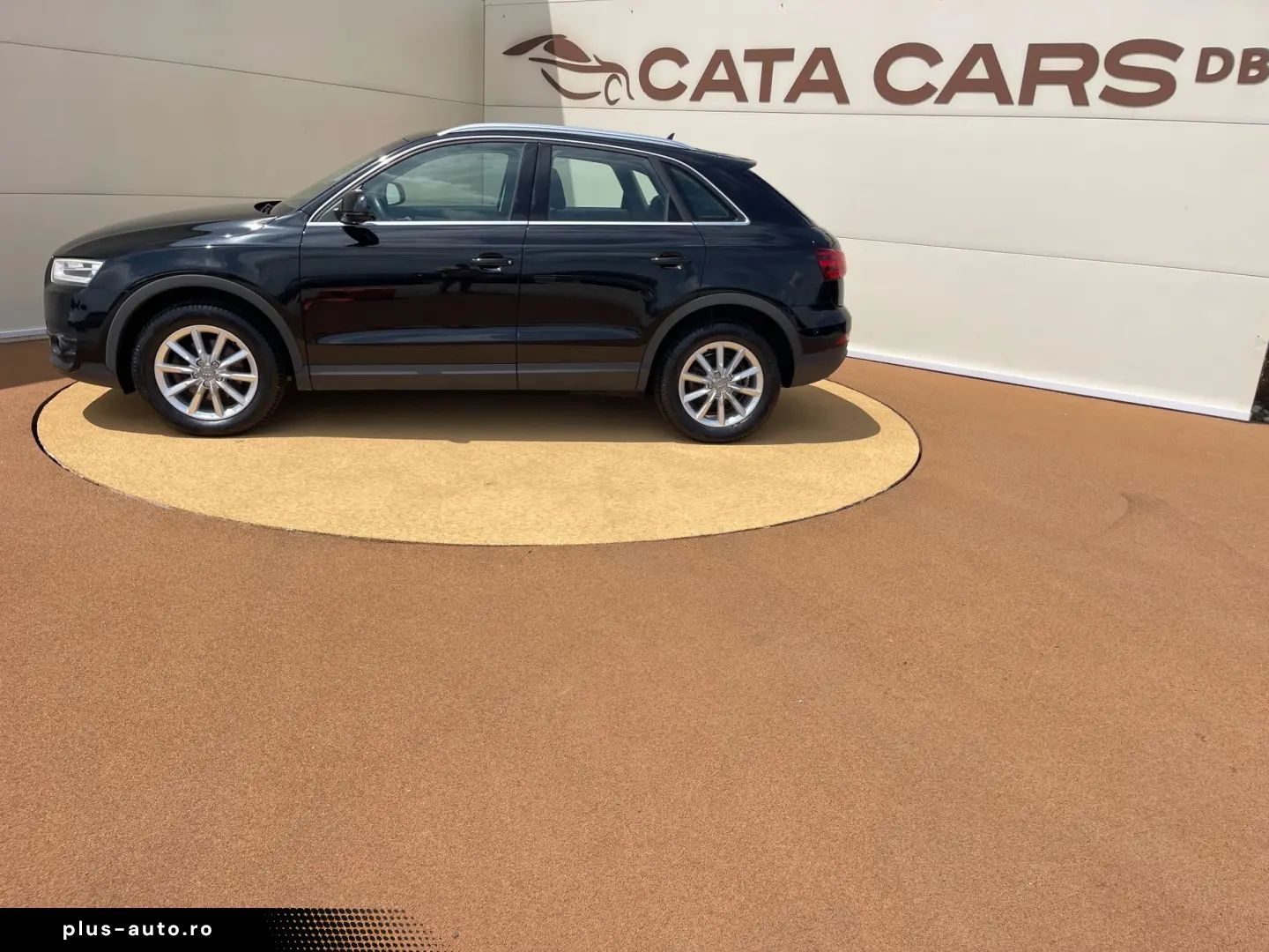 Audi Q3 2.0TDI  177CP  BI-Xenon  Navi  Piele  Keyless