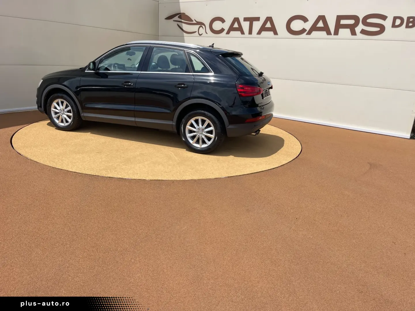 Audi Q3 2.0TDI  177CP  BI-Xenon  Navi  Piele  Keyless