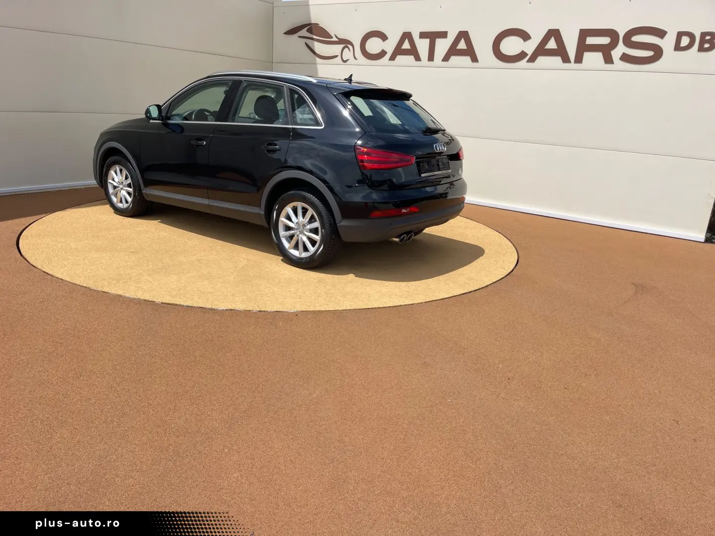 Audi Q3 2.0TDI  177CP  BI-Xenon  Navi  Piele  Keyless