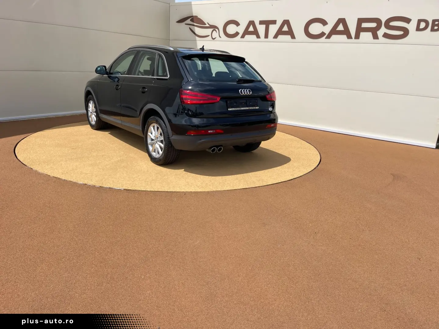 Audi Q3 2.0TDI  177CP  BI-Xenon  Navi  Piele  Keyless